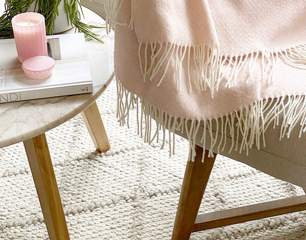 Chiswick Elegant Cashmere-Merino Blend Throw - Soft Blush