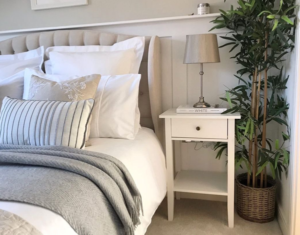 Elegant Silver Merino Wool Blend Throw Blanket
