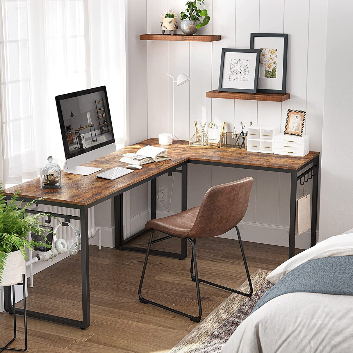 Industrial Style Home Office Desk with 8 Hooks - 140 x 60 cm Rustic Brown & Black Finish
