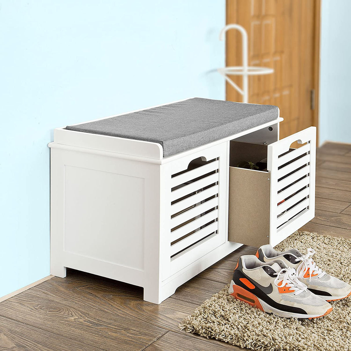 Scandinavian-Style Multi-Functional Storage Bench with Drawers and Baskets
