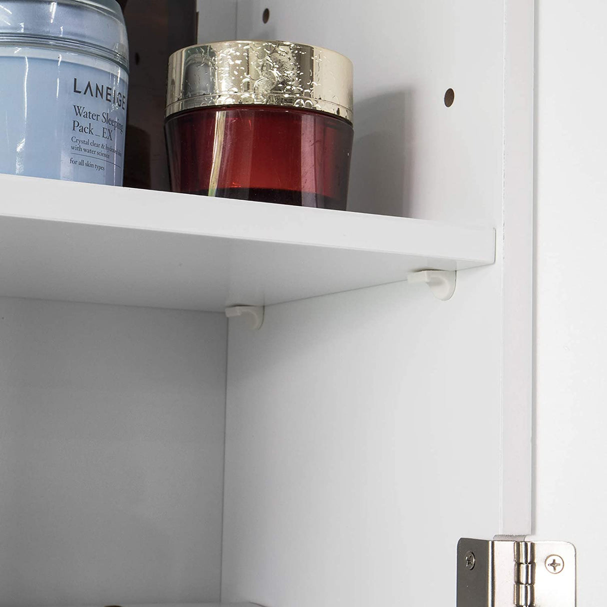 Stylish White Wall-Mounted Cabinet with Adjustable Shelf 40x52cm